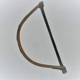 Foto inzerátu Retro venkovská ruční oblouková pila na dřevo