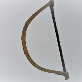 Foto inzerátu Retro venkovská ruční oblouková pila na dřevo