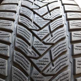Sada nebo 2ks pěkných zimních pneu 235/45 R18 Dunlop / 19297621