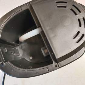 Foto inzerátu Kávovar s hrníčky 