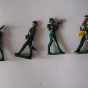Foto inzerátu cínoví vojáčci ze sbírky -prodej