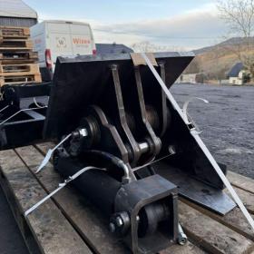 Foto inzerátu Hydraulický závěs pro svařování 12-18t