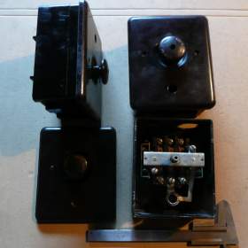 Foto inzerátu Třífázové spínače tahem zapni stiskem vypni