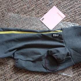 Fotka k inzerátu svetr či mikina pro psa vel. 45 cm / 18860366