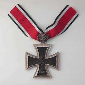 Velkokříž Železného kříže s dubovou ratolestí / 19303231