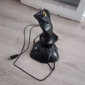 Foto inzerátu Herni joystick