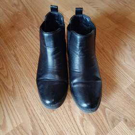 Fotka k inzerátu Boty vel 36  / 19279300