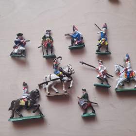 Foto inzerátu Cínové figurky - rytíři .7.letá válka a další vojáčci