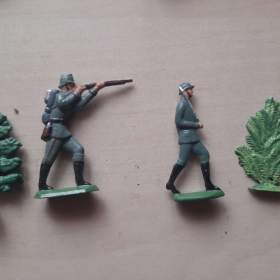 Foto inzerátu Cínové figurky - rytíři .7.letá válka a další vojáčci