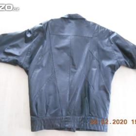 Foto inzerátu Prodám dámskou koženou bundu černou