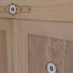 Foto inzerátu Starožitné dřevěné skříně - ložnice