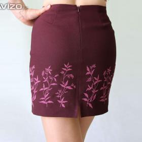 Foto inzerátu Vínová minisukně s výšivkou vel.S