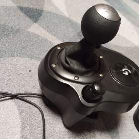 Foto inzerátu Logitech g29 herní volant
