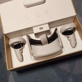 Foto inzerátu Oculus Meta Quest 2 VR herní brýle