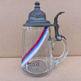 Foto inzerátu Nádherny a velmi starý krygl z 1 republiky se zalitou trikolorou