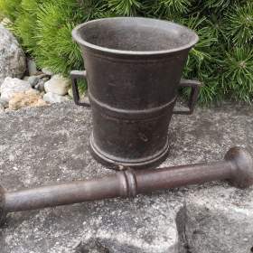Zajímavý a velmi starý starý hmoždíř č.4 s uchy / 19328496