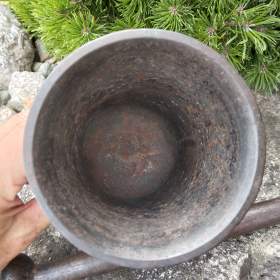 Foto inzerátu Zajímavý a velmi starý starý hmoždíř č.4 s uchy