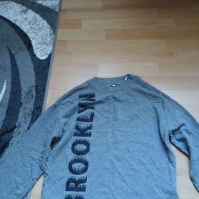 Foto inzerátu Dámská mikina šedá 