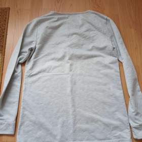 Foto inzerátu Šedé triko