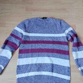 Foto inzerátu Svetr s pruhy