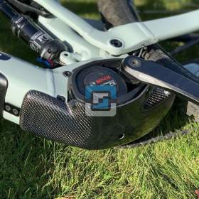 Foto inzerátu KARBONOVÝ KRYT MOTORU FOCUS SAM2 FOCUS JAM2 BOSCH - THRON2 BOSCH