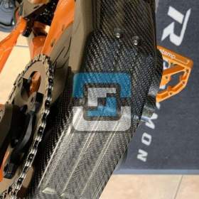 Foto inzerátu KARBONOVÝ KRYT MOTORU RAYMON-GASGAS-YAMAHA PW-X2-PW-ST 2020-2021