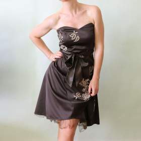 Foto inzerátu Hnědé korzetové šaty s výšivkou Vero Moda vel.S