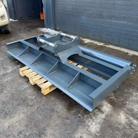 Foto inzerátu Nivelační nosník grejdr 250cm 11-18t