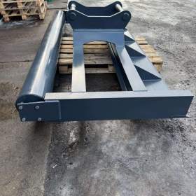 Foto inzerátu Nivelační nosník grejdr 250cm 11-18t