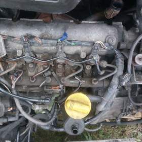 Renault Trafic 2005 1.9 74kw motor a jeho části a díly / 19342921