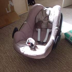 Foto inzerátu autosedačka MAxi-Cosi-vajíčko