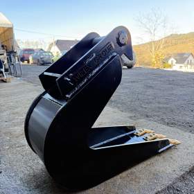 Foto inzerátu lžíce na hlínu 30cm 3,6-5,5t MS03