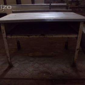 Foto inzerátu stůl s nerezovým povrchem