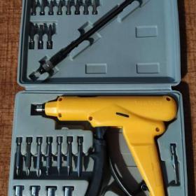 Fotka k inzerátu Mechanický šroubovák / 19580108