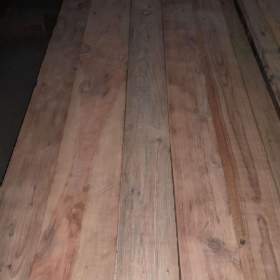 Foto inzerátu Prodám stará borovicová prkna.