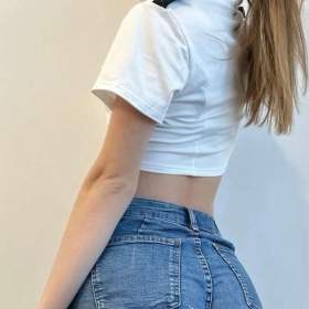 V PONDĚLI 16- 22. H/ SEXY KARIN 20. LET MLADA PEVNÁ BRUNETKA- ESCORT MOŽNÝ / 19349018
