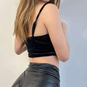 V ÚTERÝ 8- 22. H/ SEXY KARIN 20. LET MLADA PEVNÁ BRUNETKA- ESCORT MOŽNÝ / 19349018