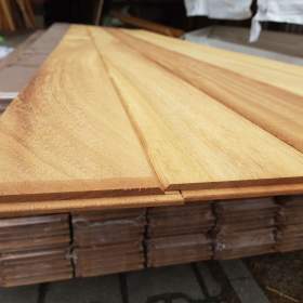 Foto inzerátu Dřevěná fasádní deska Iroko KL. Fas KD 15x145mm Fázový profil (C)