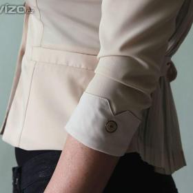 Foto inzerátu Zajímavá halenka s plisovanými zády vel.XS-34