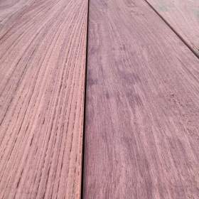 Foto inzerátu EXOTICKÁ PALUBOVÁ DESKA AMARANT-FIALOVÁ SRDCE HLADCE RŮŽOVÁ 21X145MM