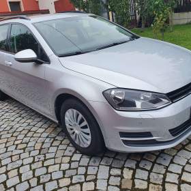 Foto inzerátu VOLKSWAGEN GOLF 1.6 TDI SERVISKA, DPH, NAVI, MOC KRÁSNÝ....