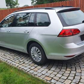Foto inzerátu VOLKSWAGEN GOLF 1.6 TDI SERVISKA, DPH, NAVI, MOC KRÁSNÝ....