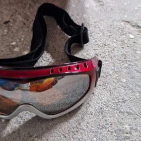 Foto inzerátu Dětské lyžařské brýle