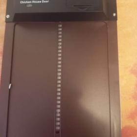 Foto inzerátu Automatická dvířka kurníku 
