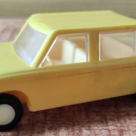 Staré autíčko na setrvačník -  Renault / 19357369