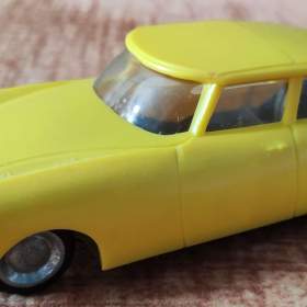 Fotka k inzerátu Staré autíčko na setrvačník -  Citroen / 19371827