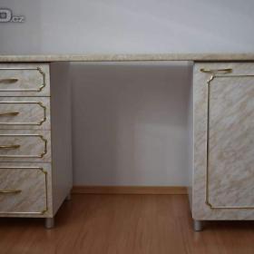 Fotka k inzerátu Prodám stůl / 19651708