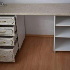 Foto inzerátu Prodám stůl