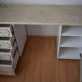 Foto inzerátu Prodám stůl