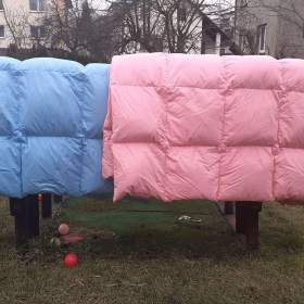 Prodam NOVE dve perove periny a dva polstare kvalitni,, mira 140x200cm. napln husi peri / 19362322